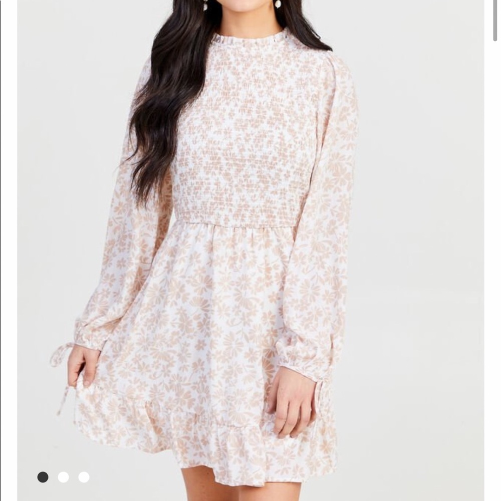 Neutral short dress